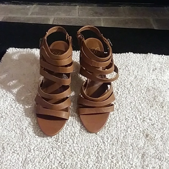 Sandals - Picture 2 of 4